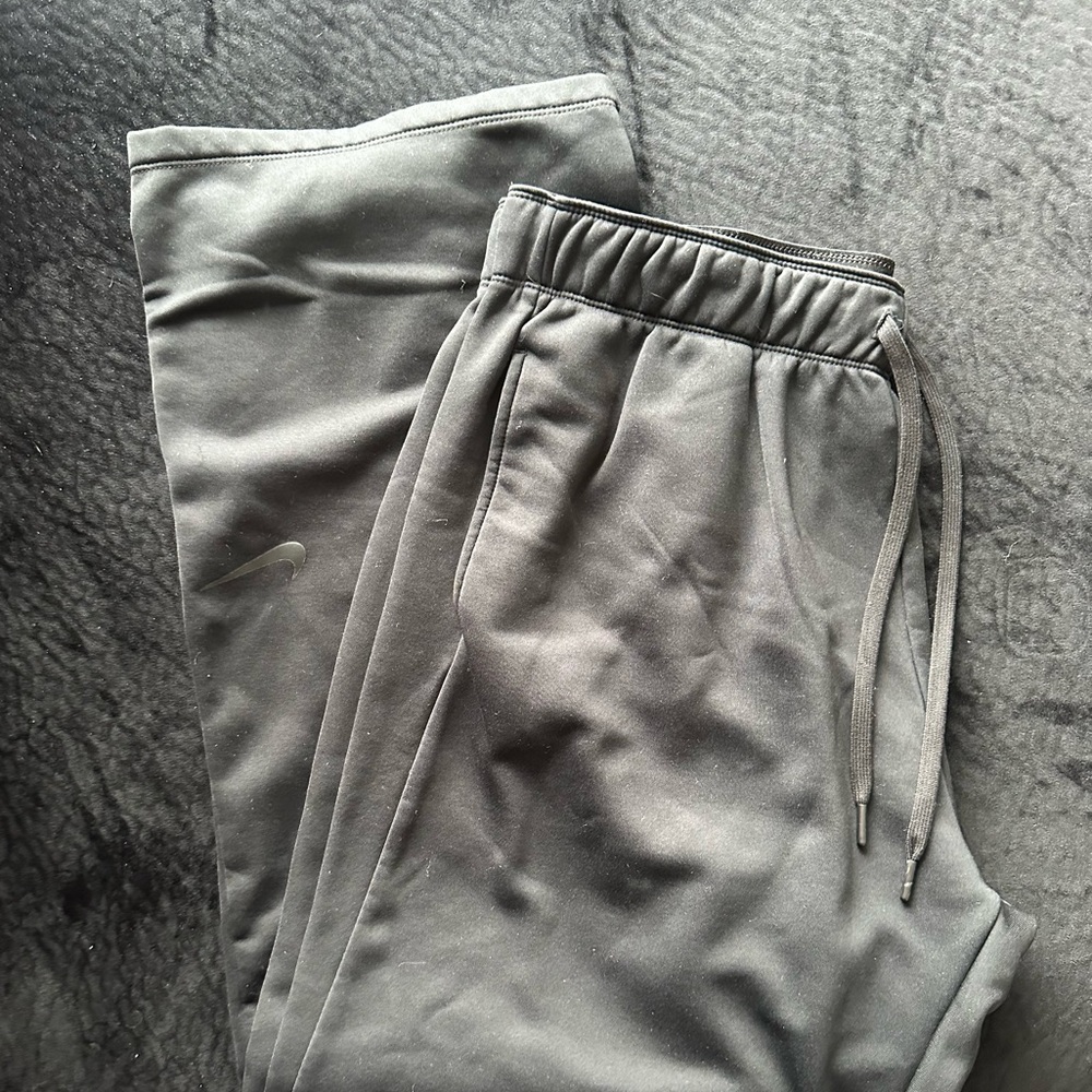 Nike sweatpants !!